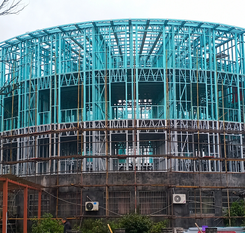 钢结构别墅：设计与实用并重，满足您的一切需求(图2)