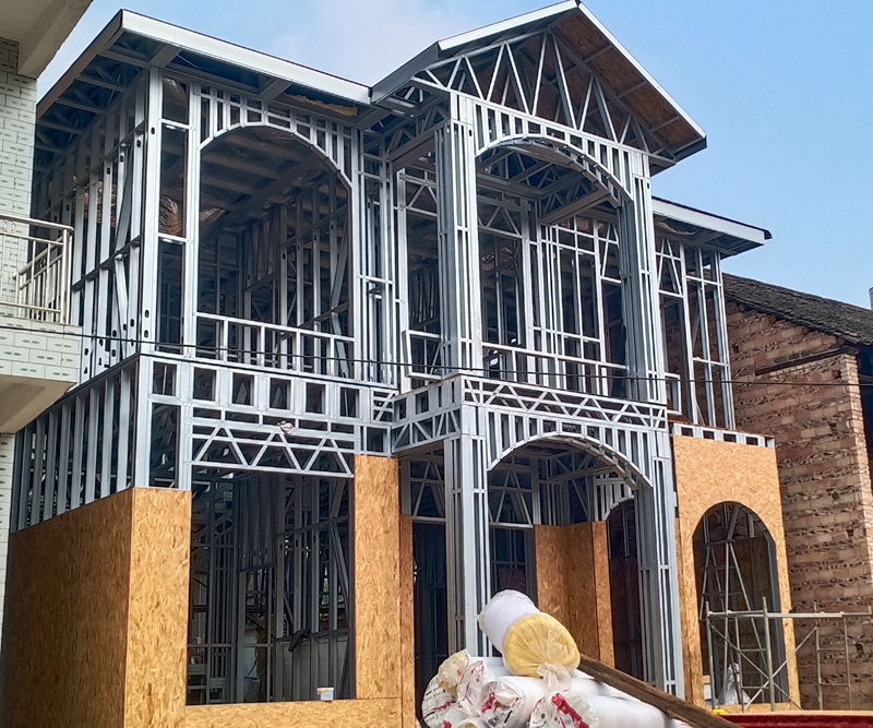 钢结构别墅：设计与实用并重，满足您的一切需求(图2)